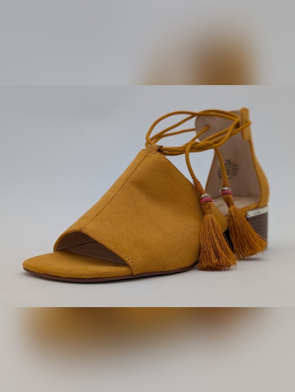 Nine West Sz 7M "Youdidto" Mustard Block Wood Heel Pearl Tassel Open Toe Sandals - Picture 4 of 16